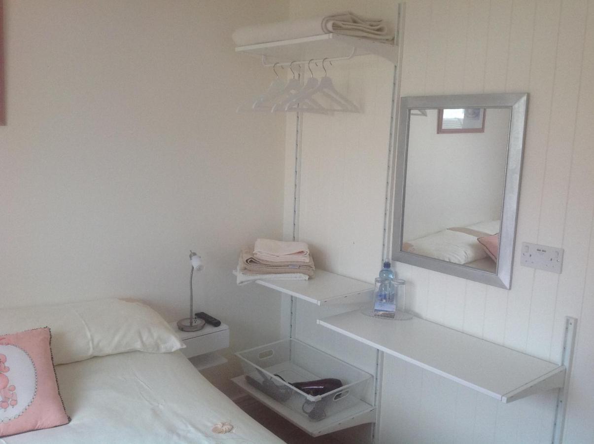 The Wave Bed and Breakfast Γκάλγουεϊ Εξωτερικό φωτογραφία