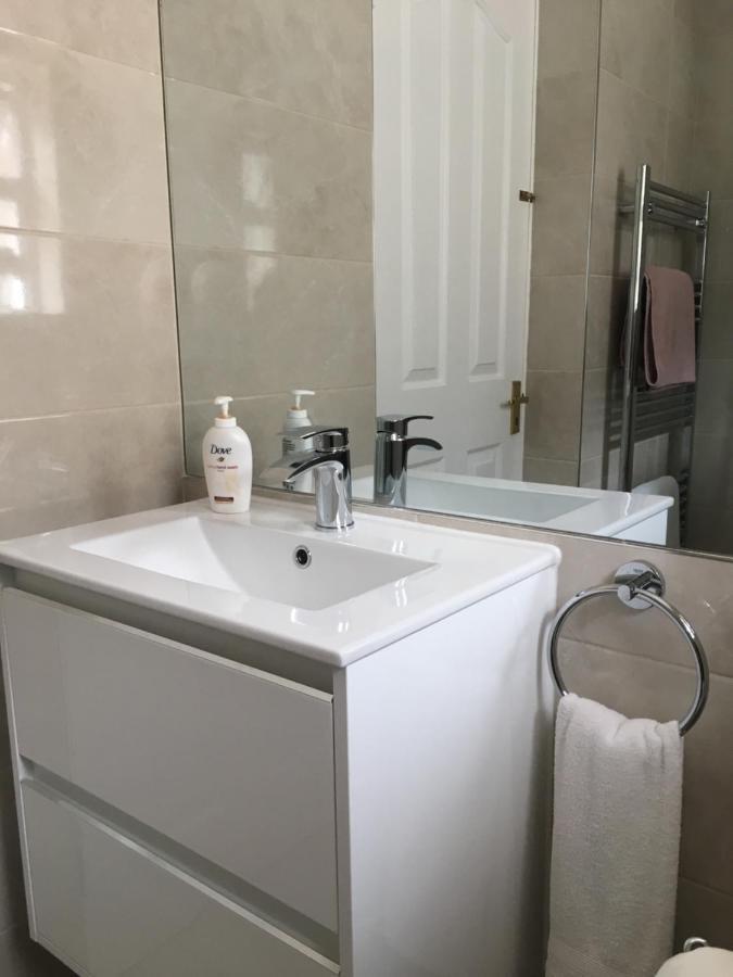 The Wave Bed and Breakfast Γκάλγουεϊ Εξωτερικό φωτογραφία